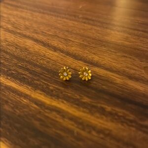 Gold Daisy Stud Earrings